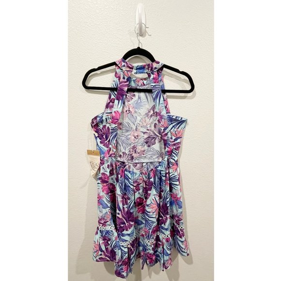 SUNDAY MI AMOR Open Back Floral Mini Dress - Picture 5 of 8